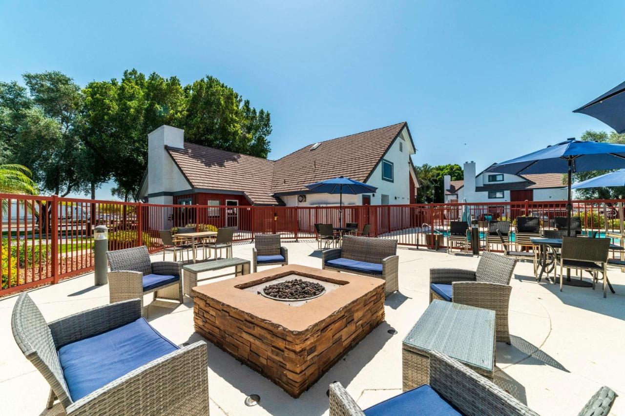 Metro Phx Studio Queen Sleeps 4 Heated Pool Феникс Экстерьер фото